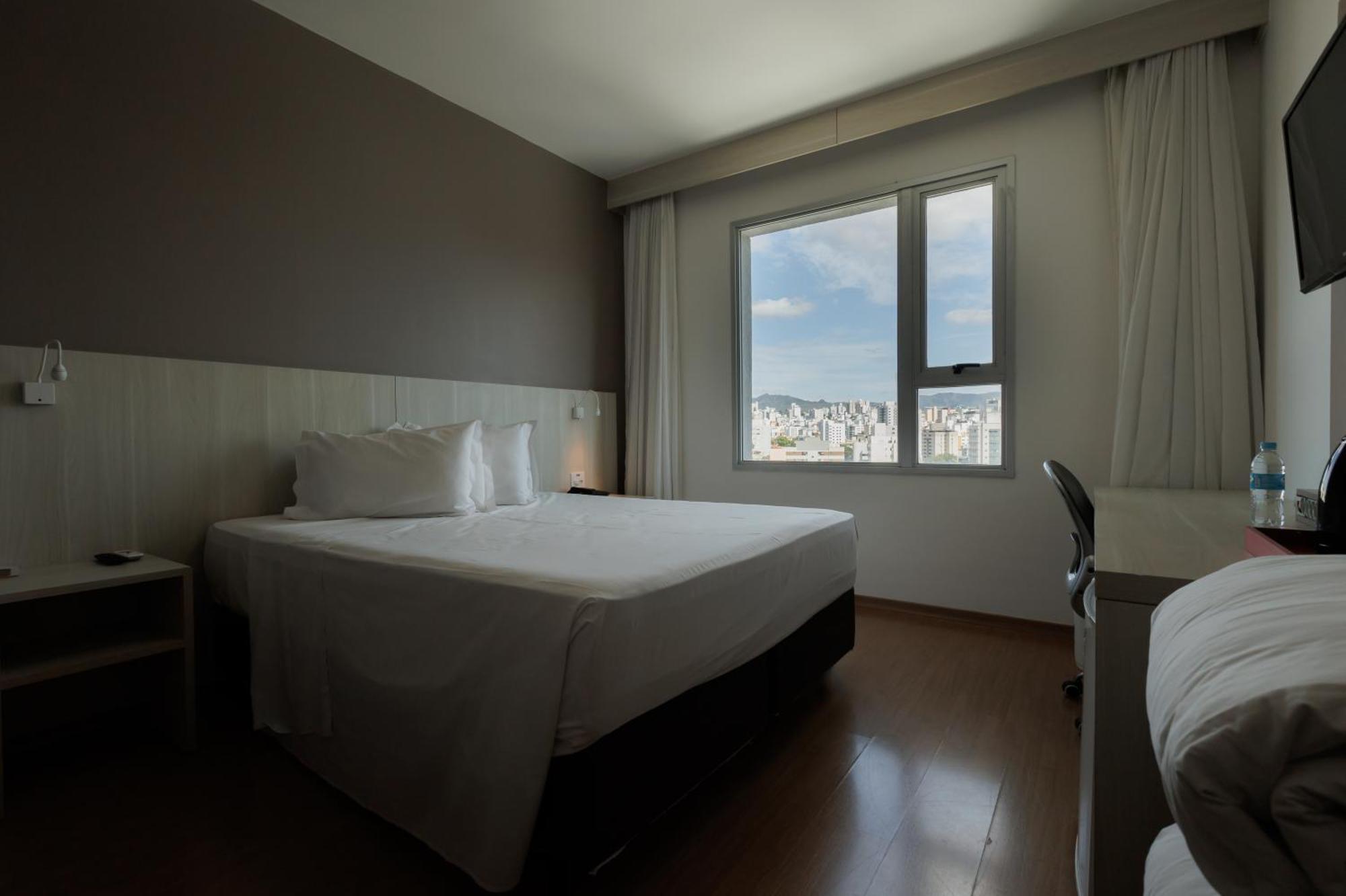 Esuites Belo Horizonte Minascasa Екстер'єр фото